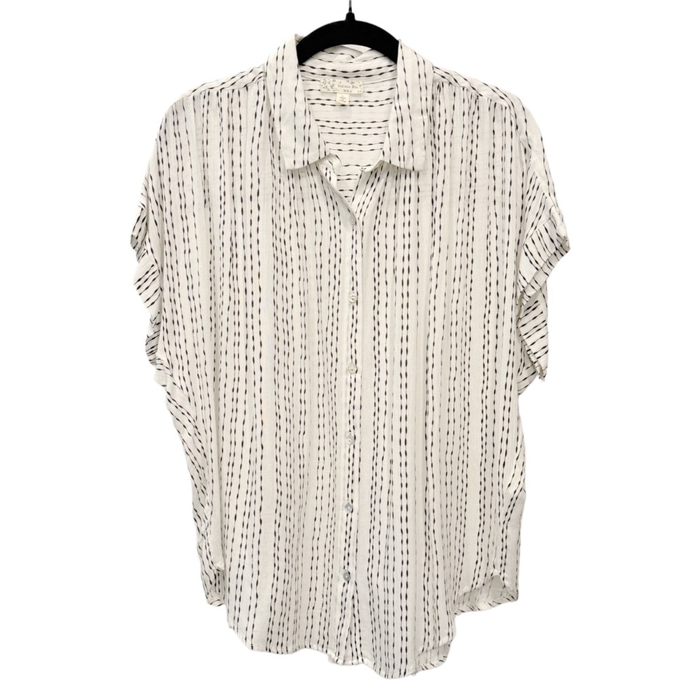 Size L Endless Blu Flowy White with Black Print Dolman Short Sleeve Button Down
